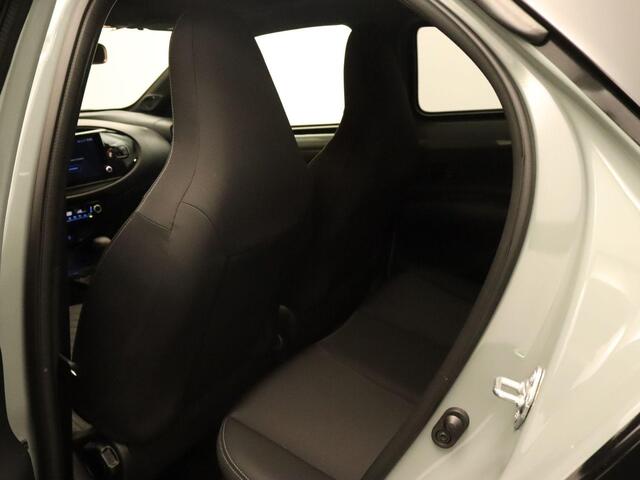 Toyota AYGO X 1.0 VVT-i S-CVT Premium - ORIGINEEL NEDERLANDSE AUTO - PARKEERSENSOREN VOOR EN ACHTER - CABRIO DAK - STOEL VERWARMING - KEYLESS ENTRY & START - APPLE CARPLAY/ANDROID AUTO - DRAADLOZE OPLADER - NAVIGATIE - JBL AUDIOINSTALLATIE