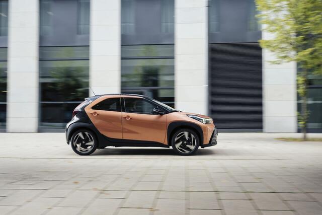 Toyota AYGO X Hybrid 115 play ¤23.250,- RIJKLAAR! Nu ¤500,- voordeel! Nu extra scherp geprijsd!