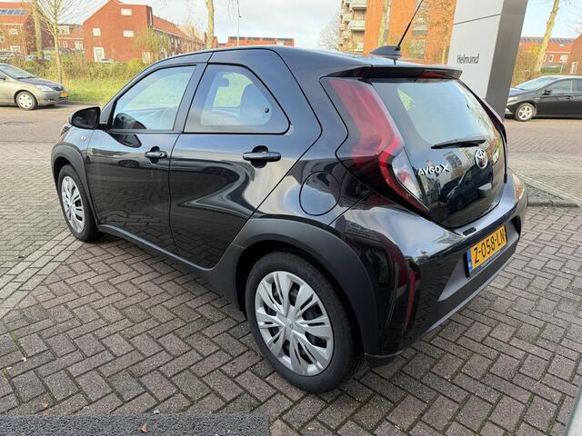 Toyota AYGO X 1.0 VVT-i MT Play