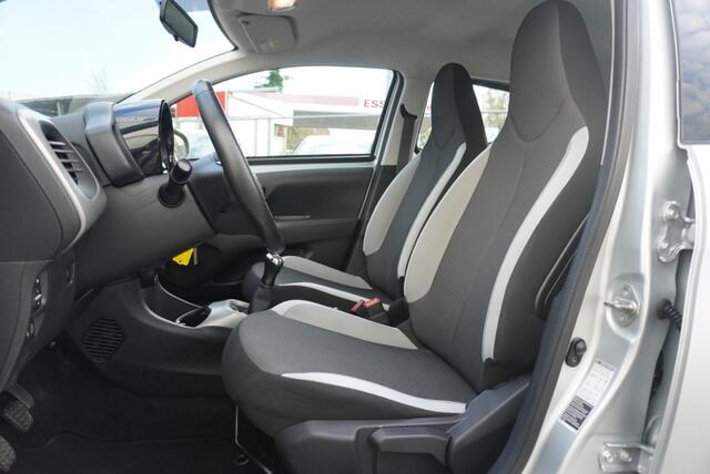 Toyota AYGO 1.0 VVT-i x-play Camera | NAP | Airco | Bluetooth