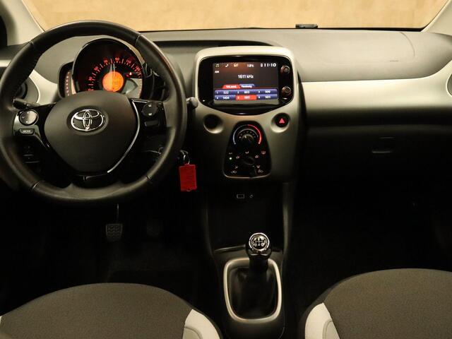 Toyota AYGO 1.0 VVT-i x-nav - ORIGINEEL NEDERLANDSE ATUO - NAVIGATIE - ACHTERUITRIJ CAMERA - BLUETOOTH - APPLE CARPLAY/ANDROID AUTO