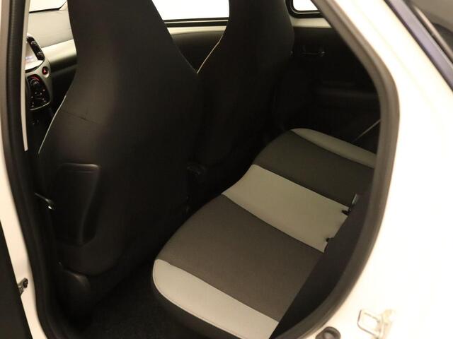 Toyota AYGO 1.0 VVT-i x-nav - ORIGINEEL NEDERLANDSE ATUO - NAVIGATIE - ACHTERUITRIJ CAMERA - BLUETOOTH - APPLE CARPLAY/ANDROID AUTO