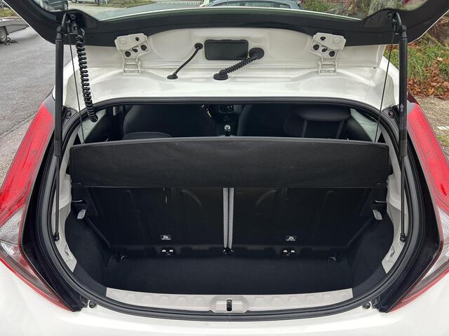 Toyota AYGO 1.0 VVT-i x-play limited