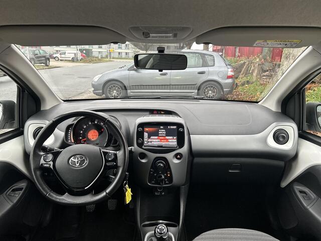 Toyota AYGO 1.0 VVT-i x-play limited