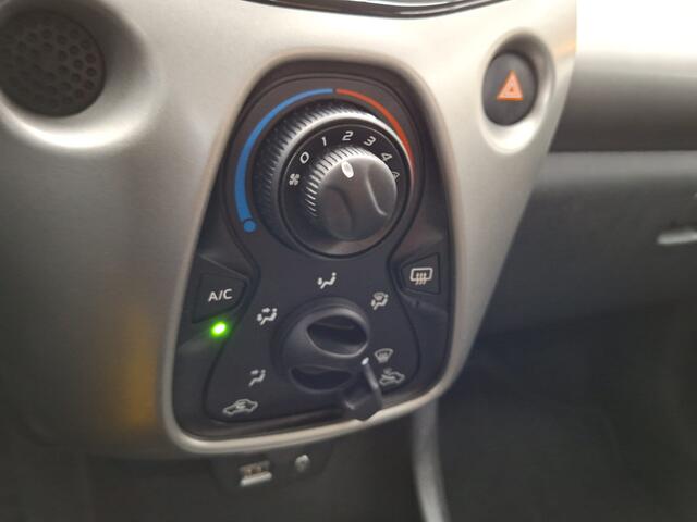 Toyota AYGO 1.0 VVT-i x-play Camera | Bluetooth | 5 Deurs |
