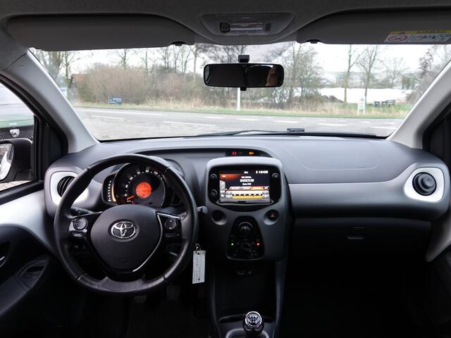 Toyota AYGO 1.0 VVT-i x-play GR. SCHERM | CARPLAY | AIRCO | BT-TEL