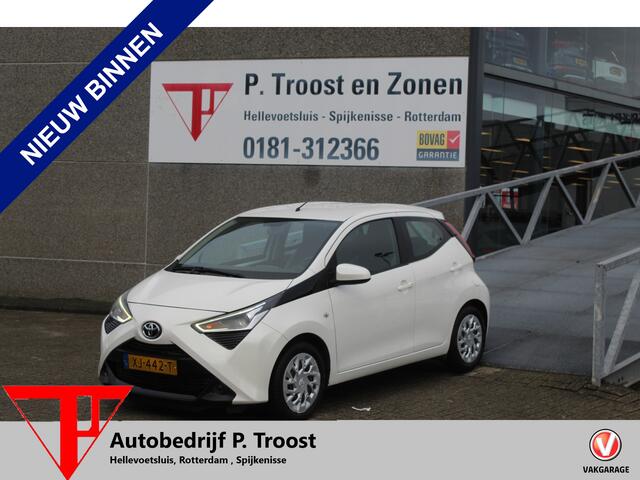 Toyota AYGO 1.0 VVT-i x-play Lage kilometerstand/Achteruitrijcamera/App connect/Airco/Orig. NL auto/Begrenzer