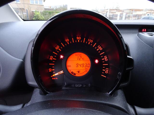 Toyota AYGO 1.0 VVT-i x-fun Airco, elektrische ramen, centrale vergrendeling, enz.