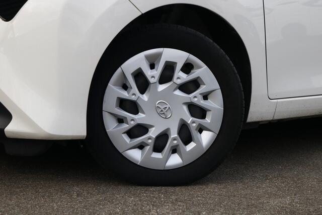 Toyota AYGO 1.0 VVT-i x-play | Automaat | Apple Carplay | Lage KM stand | Dealeronderhouden |