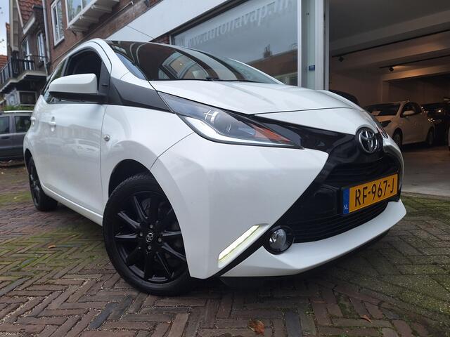 Toyota AYGO 1.0 VVT-i X-Play 5Drs /Camera/Navi/Led/Airco/Garantie