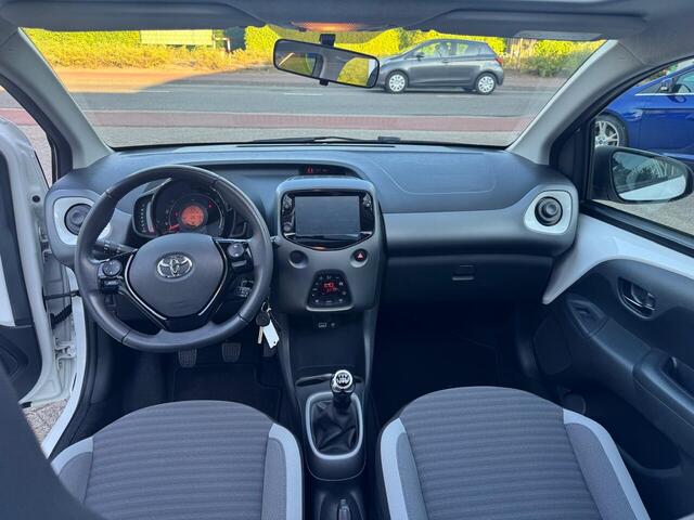 Toyota AYGO 1.0 VVT-i x cite * Achteruitrijcamera * Bluethooth * Apple carplay *