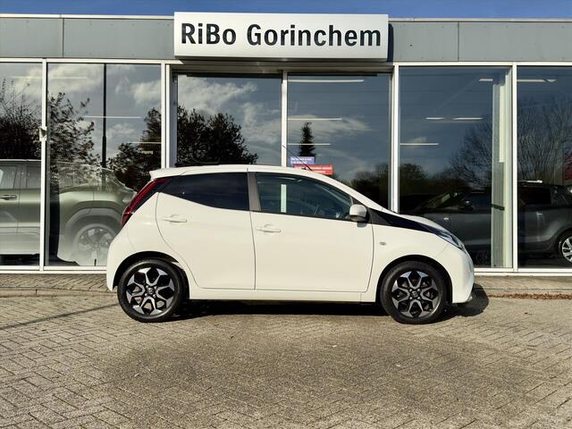 Toyota AYGO 1.0 VVT-i x cite * Achteruitrijcamera * Bluethooth * Apple carplay *