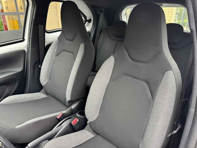 Toyota AYGO X 1.0 VVT-i S-CVT Play Automaat Navi Camera Carplay Adaptive Cruise