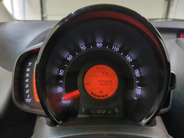 Toyota AYGO 1.0 VVT-i X-Play 5-DRS Airco DAB+ Carplay Navi X-Play Pack Achteruitrij Camera