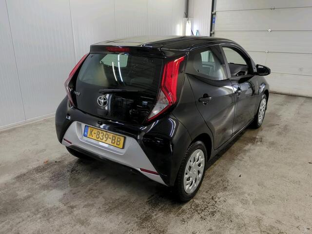 Toyota AYGO 1.0 VVT-i X-Play 5-DRS Airco DAB+ Carplay Navi X-Play Pack Achteruitrij Camera