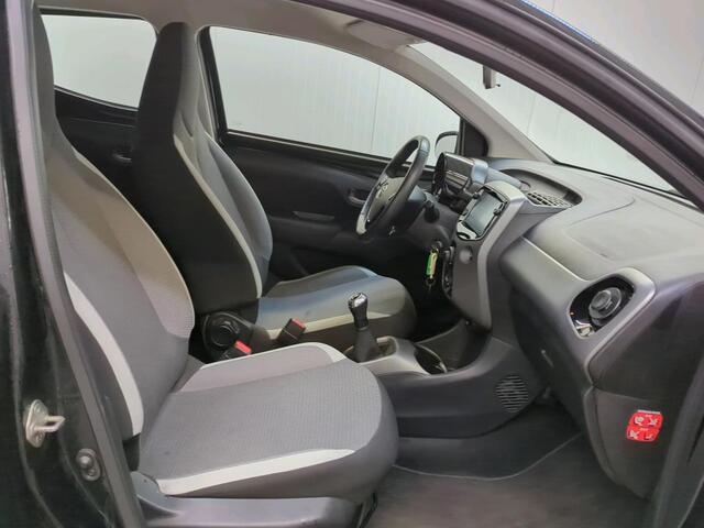 Toyota AYGO 1.0 VVT-i X-Play 5-DRS Airco DAB+ Carplay Navi X-Play Pack Achteruitrij Camera