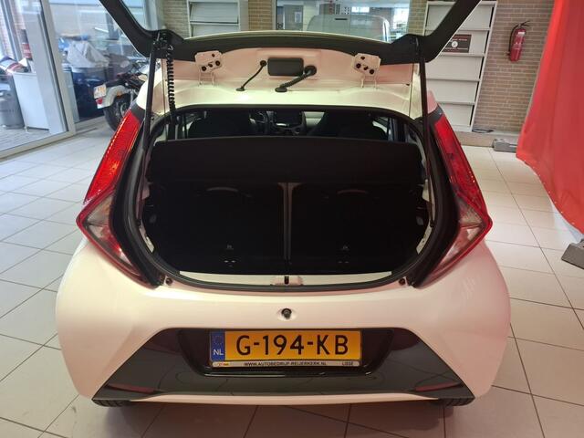 Toyota AYGO 1.0 VVT-i x-play, AUTOMAAT