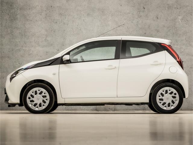 Toyota AYGO 1.0 VVT-i x-play (APPLE CARPLAY, CRUISE, SPORTSTOELEN, BLUETOOTH, START/STOP, NIEUWE APK, NIEUWSTAAT)