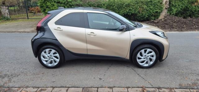 Toyota AYGO 1.0 VVT-i S-cvt First*automaat*apple*android*cruise*