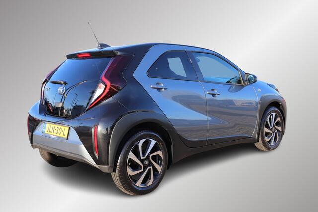 Toyota AYGO X 1.0 VVT-i MT Pulse Limited, Stoelverwarming, Lm velgen, Apple Carplay / Android Auto, Parkeercamera, Privacy Glass!