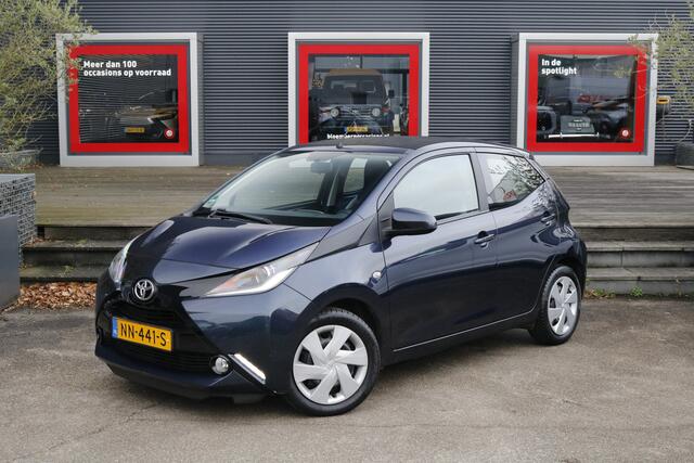 Toyota AYGO 1.0 VVT-i x-wave | Cabriodak | 41.533 KM |
