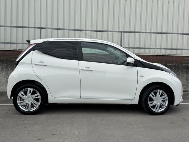 Toyota AYGO 1.0 VVT-i x-sport | All Season | Camera