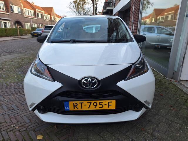 Toyota AYGO 1.0 VVT-i X-Fun 5Drs /Airco/Bluetooth/Led/Garantie