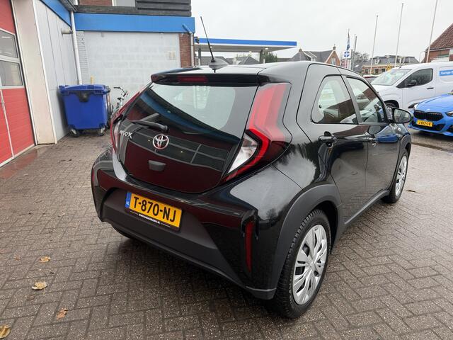 Toyota AYGO X 1.0 VVT-i 73 PK | MT Play | Airco | Cruise control | Multimedia systeem | 51.297 km |