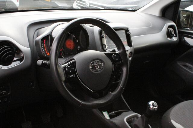 Toyota AYGO 1.0 VVT-i x-play | LIMIT-CRUISE | CAMERA | ELEK-RAMEN | AIRCO | CARPLAY | CPV | NL-AUTO+NAP! |