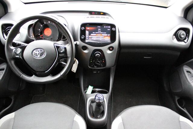 Toyota AYGO 1.0 VVT-i x-play | LIMIT-CRUISE | CAMERA | ELEK-RAMEN | AIRCO | CARPLAY | CPV | NL-AUTO+NAP! |
