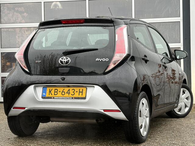 Toyota AYGO 1.0 VVT-i x-play 70pk | Achteruitrijcamera | Airco | Bluetooth | Cruise Control | Elektrische ramen voor | Navigatiesysteem | LED dagrijverlichting | Rijdt perfect!