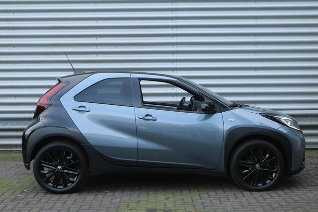 Toyota AYGO X 1.0 VVT-i 73pk Premium AUTOMAAT NL-Auto NAP Clima Cruise Navi Camera Carplay 18"LMV Keyless JBL Stoelverwarming