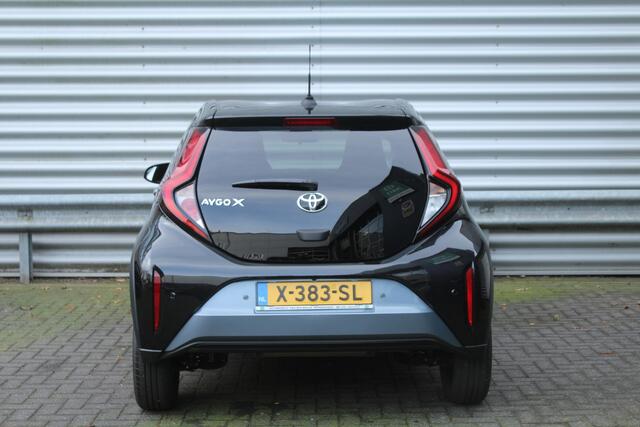 Toyota AYGO X 1.0 VVT-i 73pk Premium AUTOMAAT NL-Auto NAP Clima Cruise Navi Camera Carplay 18"LMV Keyless JBL Stoelverwarming