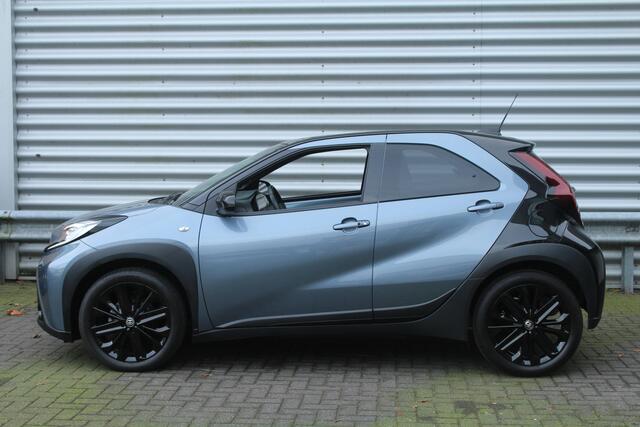 Toyota AYGO X 1.0 VVT-i 73pk Premium AUTOMAAT NL-Auto NAP Clima Cruise Navi Camera Carplay 18"LMV Keyless JBL Stoelverwarming