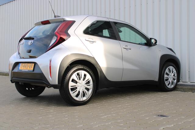 Toyota AYGO X 1.0 VVT-i MT Play | Incl. 12 maanden garantie | Adaptieve cruise control | Airco | Apple carplay/Android auto | DAB radio | Parkeercamera |