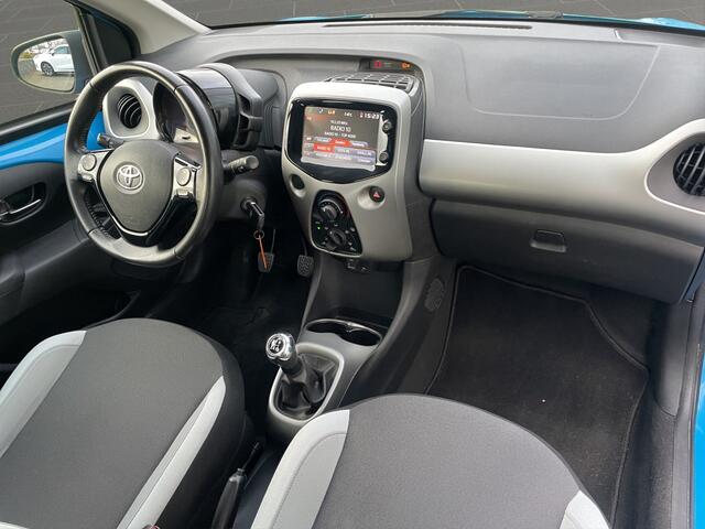 Toyota AYGO 1.0 VVT-i x-play Airco | Camera | Bluetooth