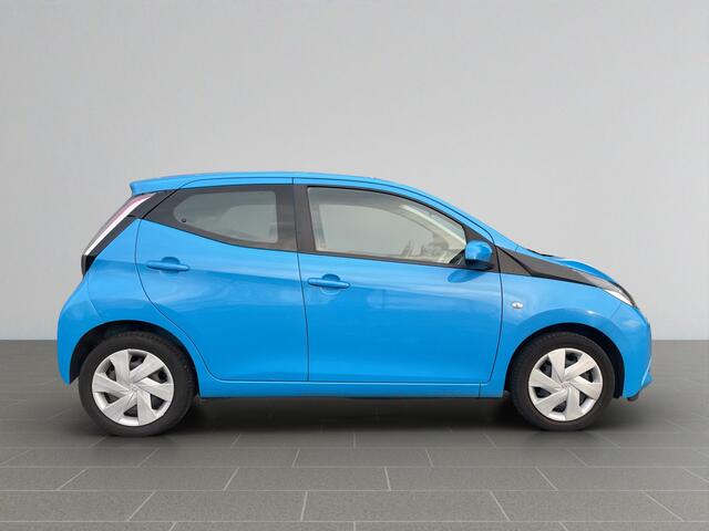 Toyota AYGO 1.0 VVT-i x-play Airco | Camera | Bluetooth