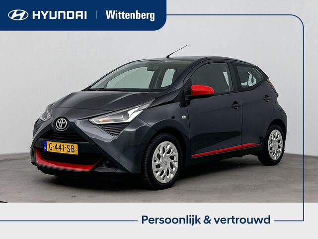 Toyota AYGO 1.0 VVT-i x-play | Achteruitrij camera | Cruise Control | Airco | Apple Carplay/Android Auto | Bleutooth |