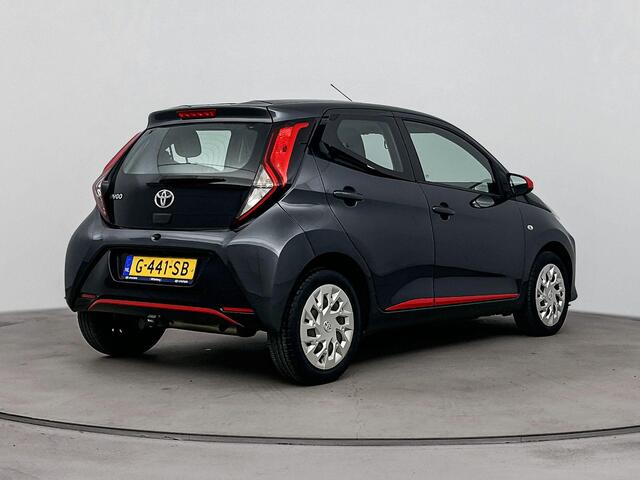 Toyota AYGO 1.0 VVT-i x-play | Achteruitrij camera | Cruise Control | Airco | Apple Carplay/Android Auto | Bleutooth |