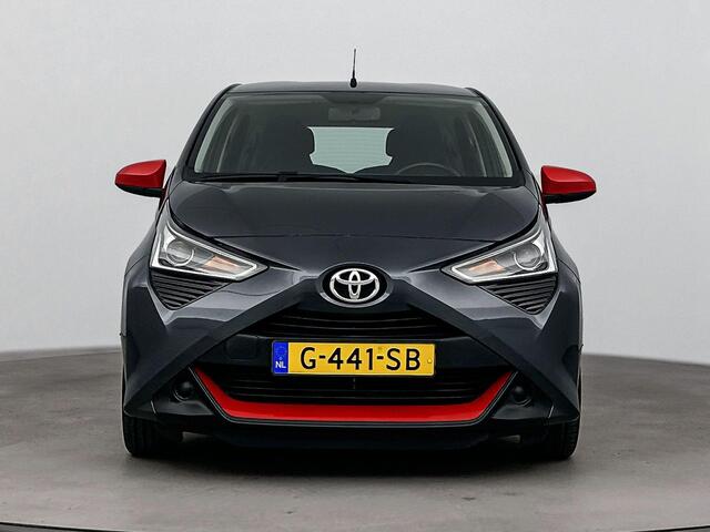 Toyota AYGO 1.0 VVT-i x-play | Achteruitrij camera | Cruise Control | Airco | Apple Carplay/Android Auto | Bleutooth |