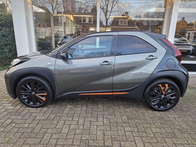 Toyota AYGO X 1.0 VVT-i MT Limited | JBL Audio | Achteruitrijcamera | Stoelverwarming | Navi | Keyless | Cruise & Climate Control | LED Koplampen