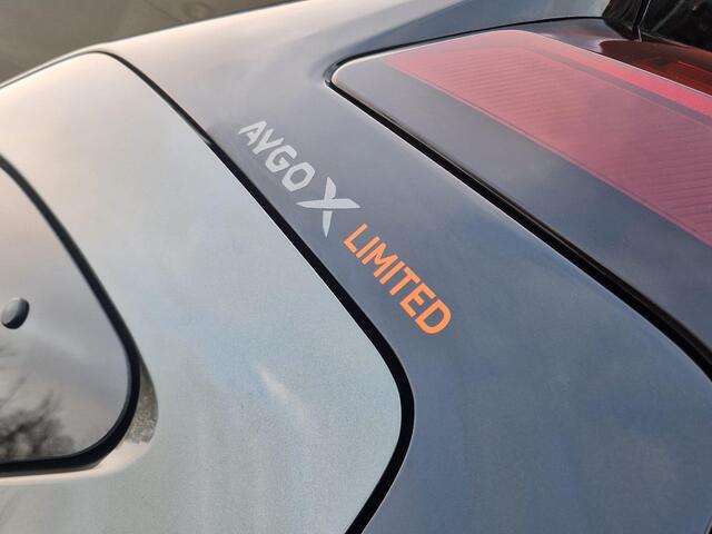 Toyota AYGO X 1.0 VVT-i MT Limited | JBL Audio | Achteruitrijcamera | Stoelverwarming | Navi | Keyless | Cruise & Climate Control | LED Koplampen