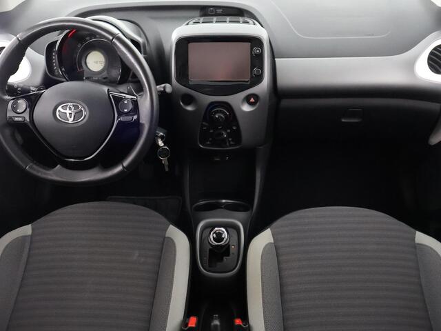 Toyota AYGO 1.0 VVT-i XPLAY BI-TONE AUTOMAAT GARANTIE 9-2030 ! CAMERA. AIRCO.