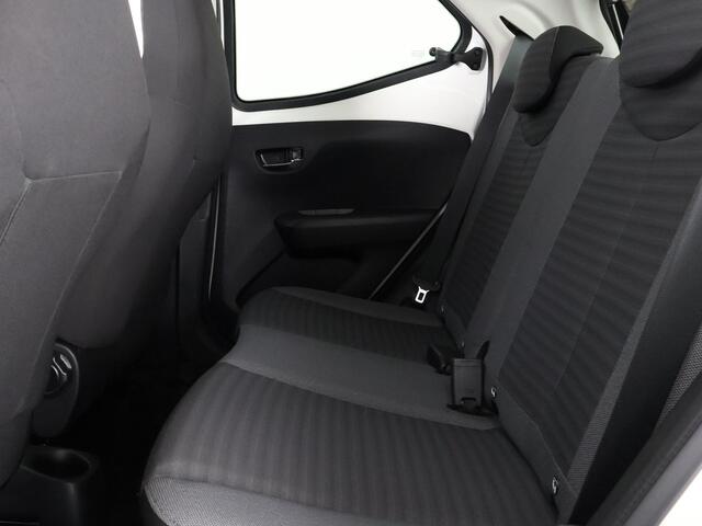 Toyota AYGO 1.0 VVT-i XPLAY BI-TONE AUTOMAAT GARANTIE 9-2030 ! CAMERA. AIRCO.