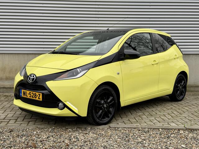 Toyota AYGO 1.0 VVT-i x-cite Yellow & Black [ airco,camera,cruise,lmv ]