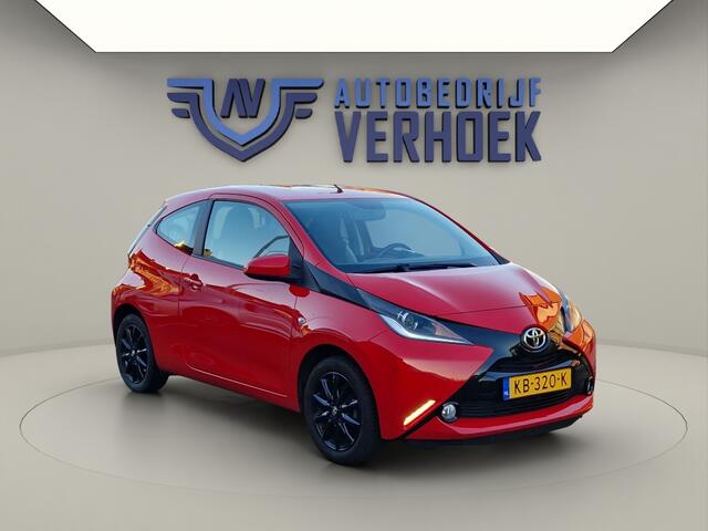 Toyota AYGO 1.0 VVT-i x-play Automaat - Camera - NL Auto
