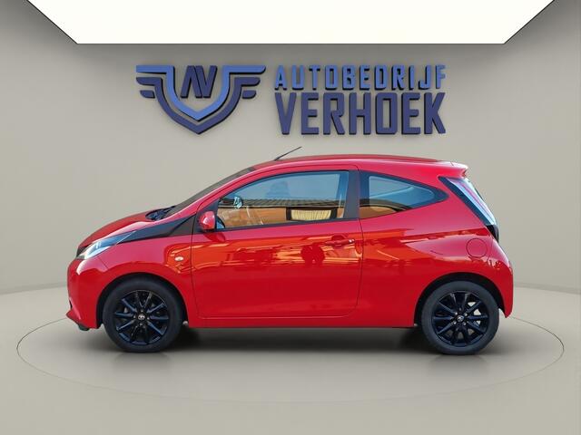 Toyota AYGO 1.0 VVT-i x-play Automaat - Camera - NL Auto