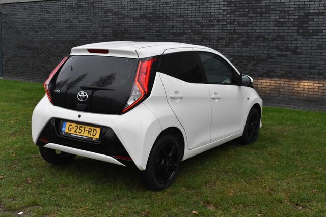 Toyota AYGO 1.0 VVT-i x 5-deurs Cruise control Zwarte velgen