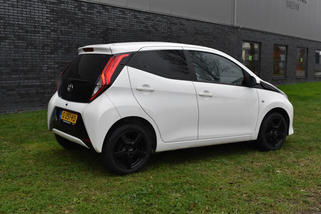 Toyota AYGO 1.0 VVT-i x 5-deurs Cruise control Zwarte velgen