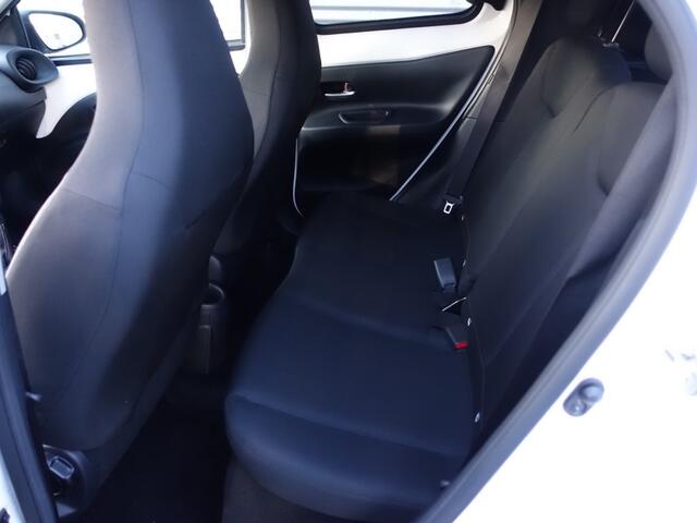 Toyota AYGO 1.0 VVT-i First I NL-Auto I 1e Eig I Clima I Cruise I Android/Apple I 10 jaar garantie I